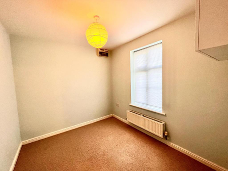 3 bedroom semi-detached house to rent - Photo 2