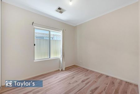 EASY TO MAINTAIN 3 BEDROOM HOME - Photo 3