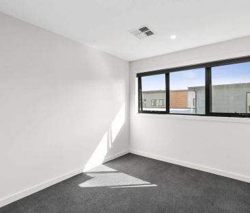 3/9 Braybrooke Street, - Photo 3