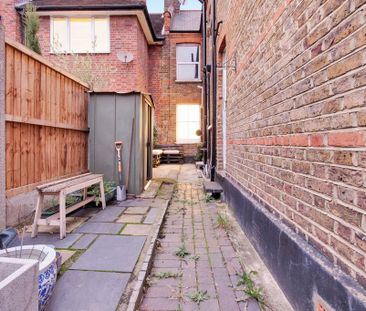 2 bedroom maisonette to rent - Photo 3