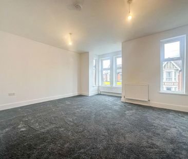 6 bedroom semi-detached house to rent - Photo 1