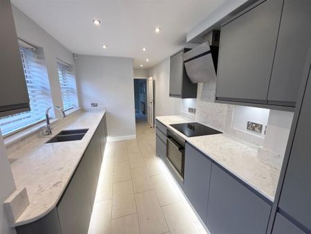 2 bedroom terraced house to rent - Photo 2