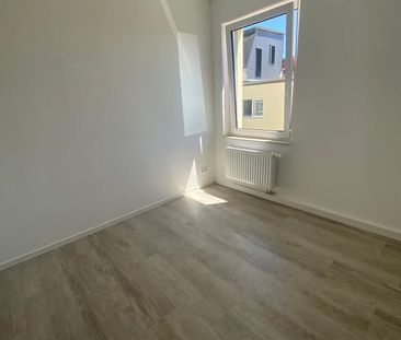 Moderne 2 Raum Wohnung Balkon Werdau ab sofort zu vermieten - Photo 3