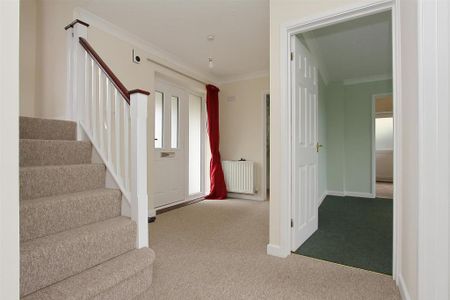 4 bedroom detached house to rent - Photo 4