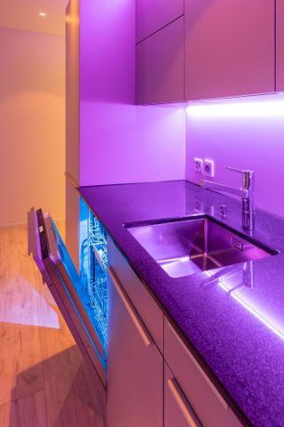 Modern, bright 1.5 ZWHG OG, 9 m² conservatory & 1 PARKING SPACE INCLUDED - Foto 4