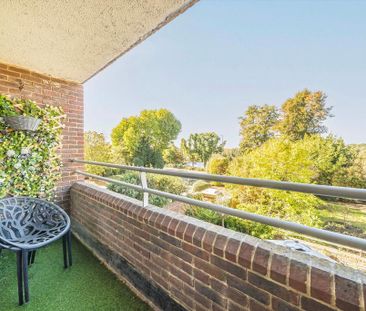 3 bedroom flat to rent - Photo 6