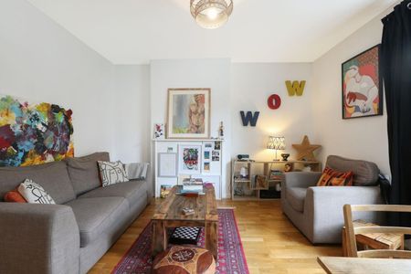 2 bedroom Flat To Let Total Size: 584 SQ FT - Photo 2