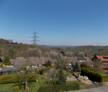 4 ½ Zimmer-Wohnung mit zwei Balkonen und Fernblick bis zum Kemnader... - Photo 1