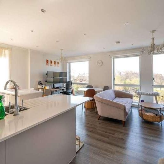 Olympic Park Avenue, Stratford, E20 - Photo 1