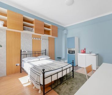 1 bedroom in a house share to rent - Photo 4