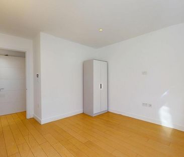2 bedroom ground floor flat to rent - Photo 3