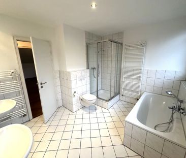 Düsseldorf-Stockum: Großzügige 2,5-Zimmer-Wohnung mit Balkon und Ei... - Photo 4