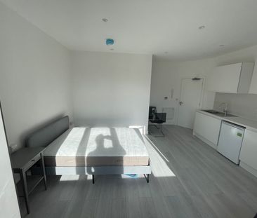 Studio Flat, London, NW11 - Photo 5