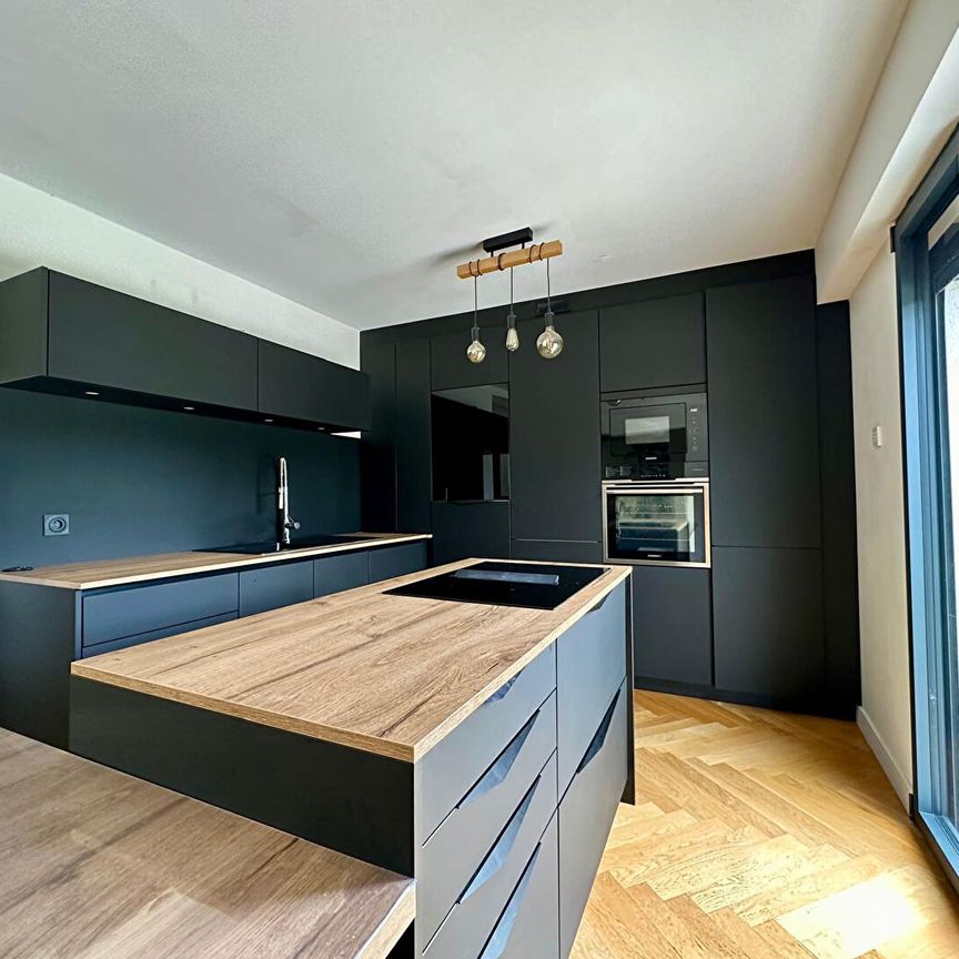 AIGREFEUILLE Maison 7 pièces 165 m2 avec piscine - Photo 1