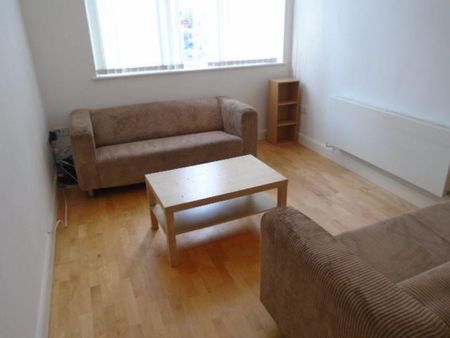 2 bedroom flat to rent - Photo 4