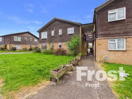 Holmedale, Slough, Berkshire,SL2 - Photo 5
