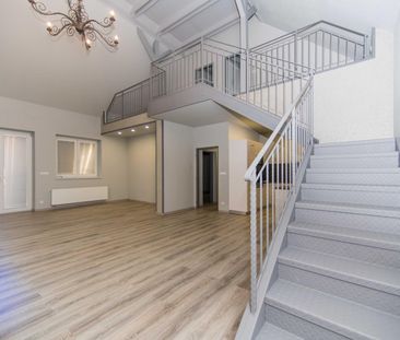 Pronájem bytu 3+1 210 m² - Photo 1