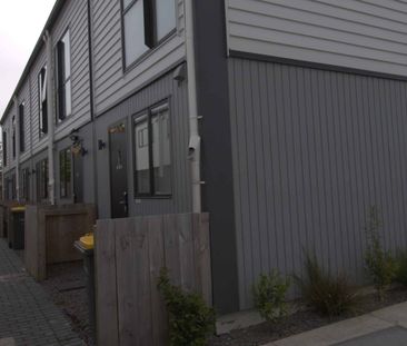 Clendon Park living! - Photo 3