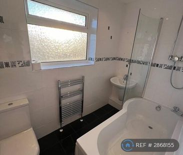 3 bedroom terraced house to rent - Photo 3