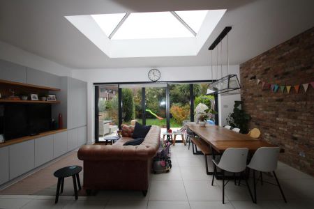 4 bedroom semi-detached house to rent - Photo 2