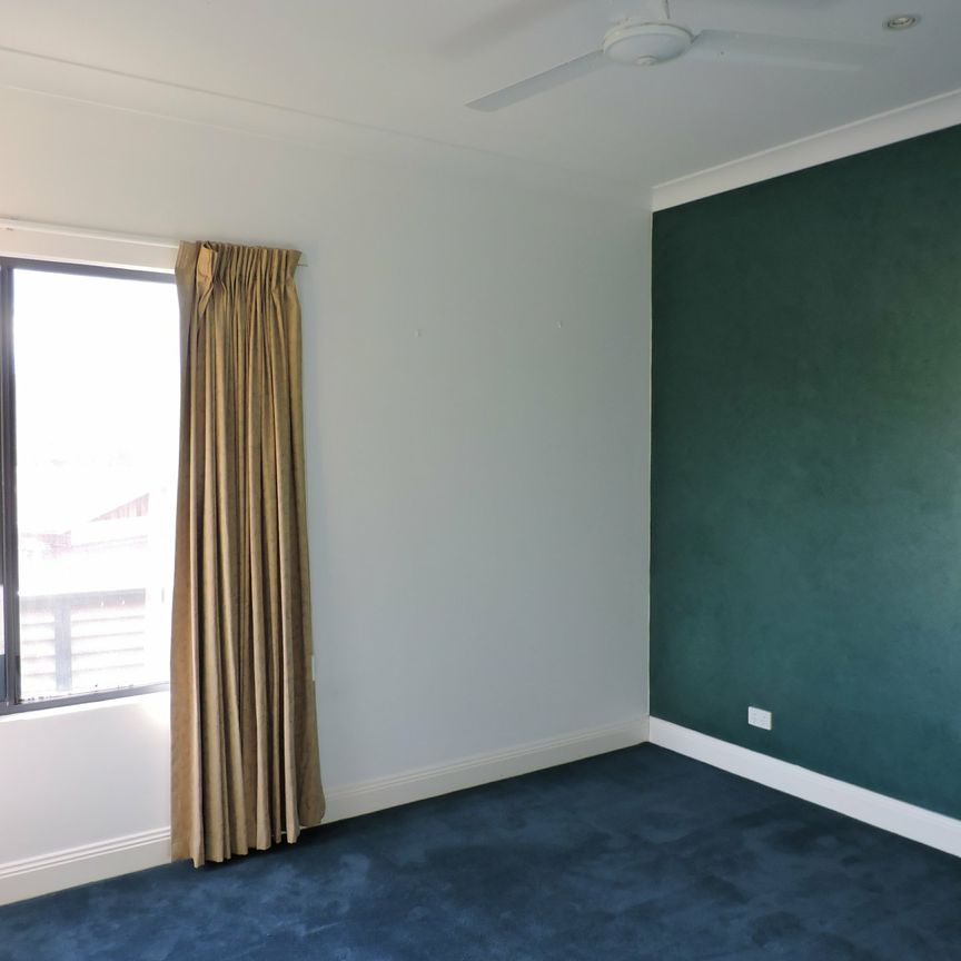 3 Bedroom 2 Bathroom House in Araluen with Unrivalled Views - Photo 1