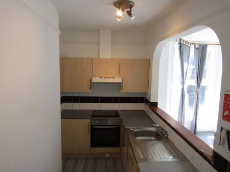 1 bed Apartment - To Let - Photo 4