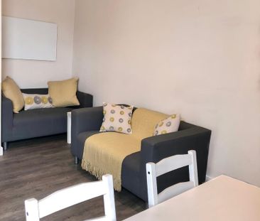 5 bedroom flat share to rent - Photo 2