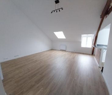 Location Appartement 3 pièces 71m² FLEURY LES AUBRAIS 45400 - Photo 1