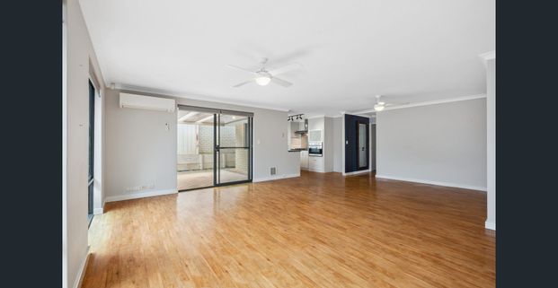 STUNNING 4x2 HOME IN GREAT LOCATION - Photo 1