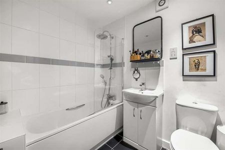 Platinum Apartments, Lower Road, Kenley, CR8 - Photo 2