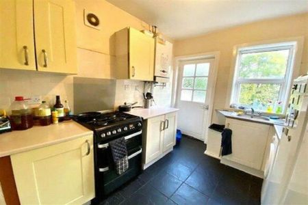 1 bedroom semi-detached house to rent - Photo 4