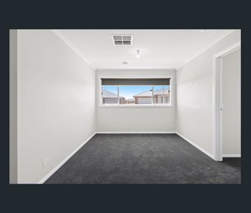 Stylish near-new family home boasting impressive street presence. - Photo 2