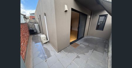 ***Ground-Floor Apartment in Boutique Block*** - Photo 5