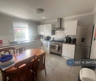 1 bedroom in a house share to rent - Photo 4