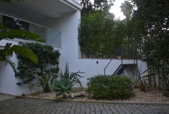 Moradia isolada T4+1 para arrendamento no Alto da Barra em Oeiras