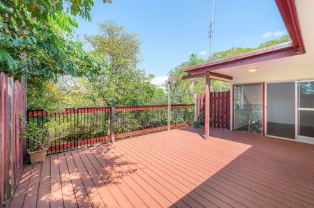 THIS NEAT AND TIDY HOME OFFERS 3 SPACIOUS BEDROOMS WITH OUTDOOR ENTERTAINMENT! - Photo 2