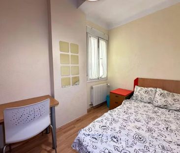 Calle de Rafael de Riego, Madrid, Community of Madrid 28045 - Photo 2