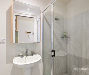 FULLY FURNISHED STUDIO APARTMENT IN THE HEART OF MELBOURNE! - Photo 6