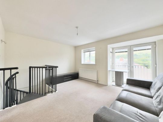 3 bedroom House To Let - Photo 1