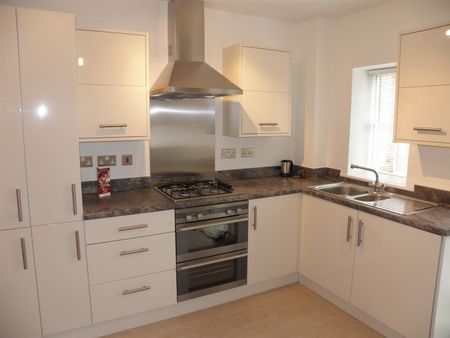 2 bed Terraced House for let - Photo 3