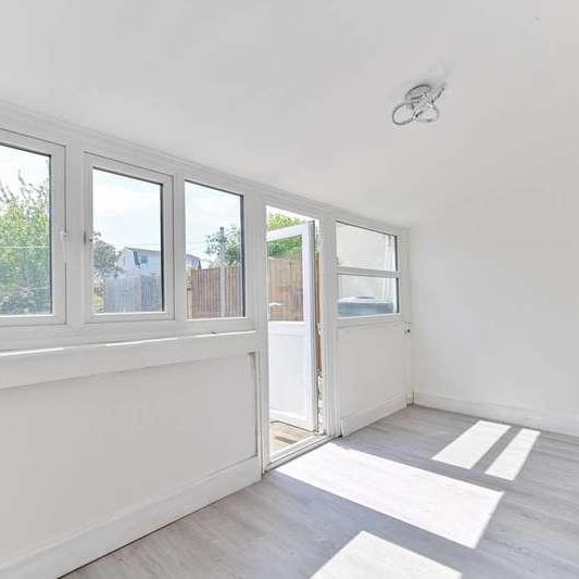 Walton Road, West Molesey, KT8 - Photo 1