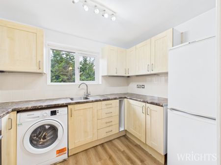 2 bedroom Flat - Dehavilland Close, Hatfield - Photo 3