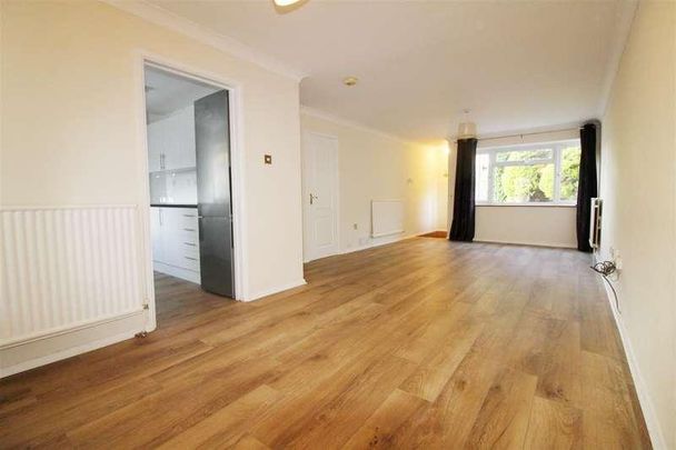 Whitby Green, Caversham Park Village, Reading, RG4 - Photo 1