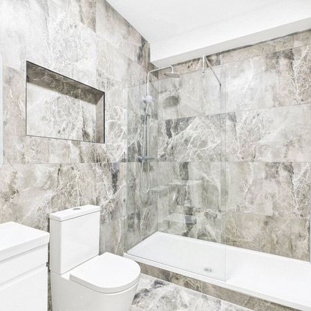 0 bedroom Studio in High Street, - Photo 4