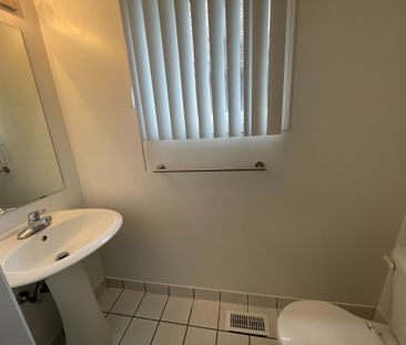 For Lease - 9 Fairglen Avenue Unit# 4, Brampton, Ontario - Photo 3