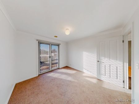 3 Bed, 1 Bath - Photo 5