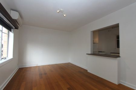 FANTASTIC BAYSIDE PAD - Photo 2