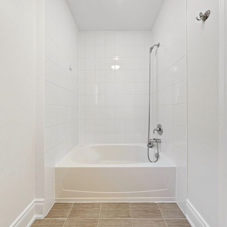 For Lease - 22 PORT ROYAL Avenue Unit# MAIN FLOOR, Vaughan, Ontario - Photo 1
