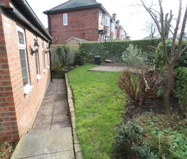 Thorpe House Rise, Sheffield, S8 - Photo 1