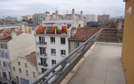 Location Studio Terrasse Marseille 3ème - Photo 3